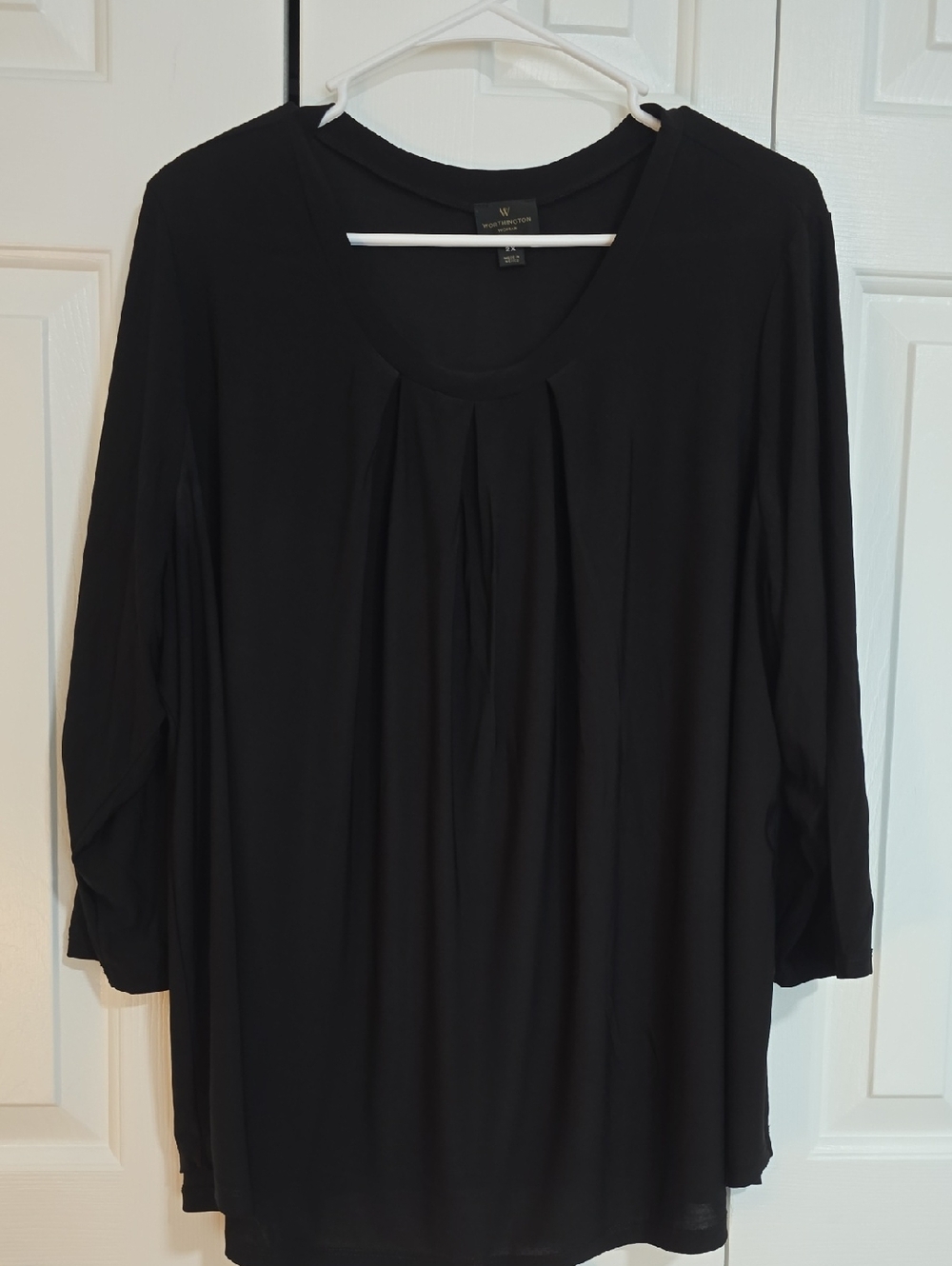 Worthington Black Pleated Scoop Neck 3/4 Sleeve Top